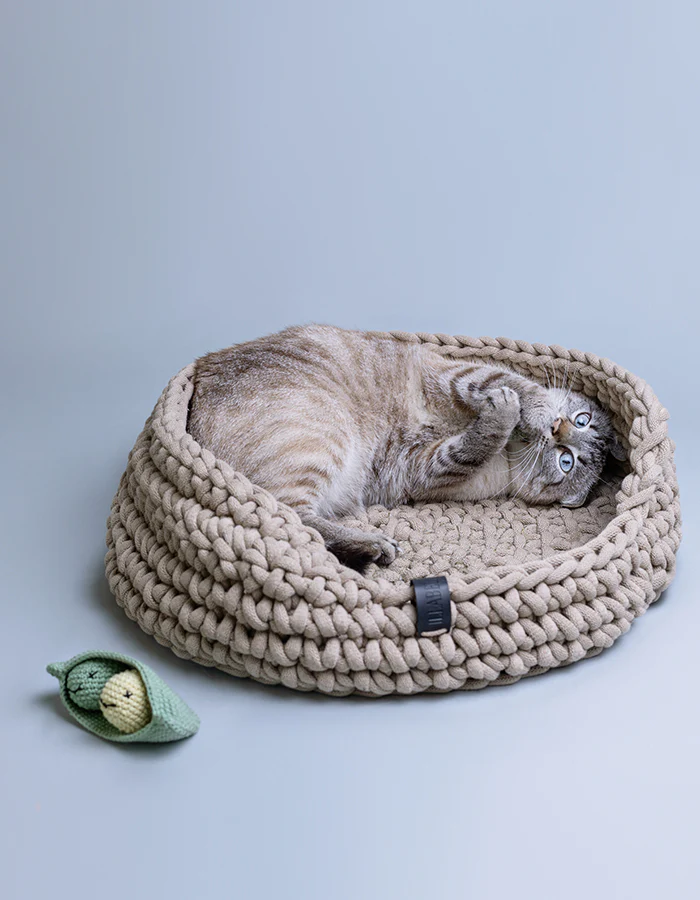 LPB-BED-COTTON-02_7_e89a55fa-dfe3-4b02-90d0-e5b096a1395e.jpg Lillabel Crochet Cat Toy Set – MR PEAS product picture